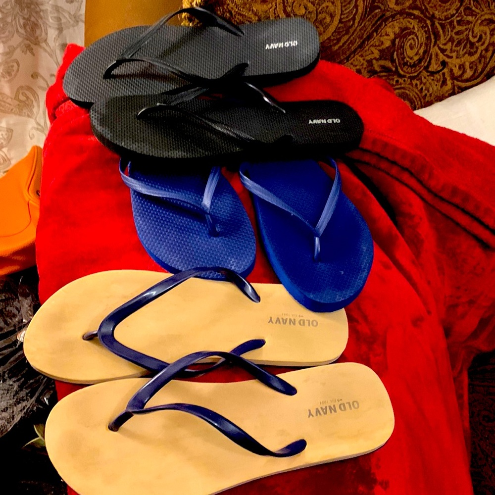 Sold in bulk Old Navy flip flops